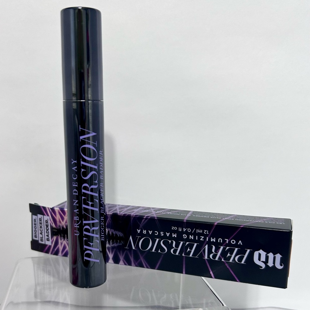 Urban Decay Perversion Volumizing Mascara - Picture 3 of 3